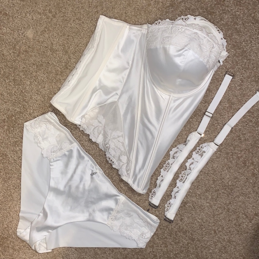 Lace Detailed Bustier Set